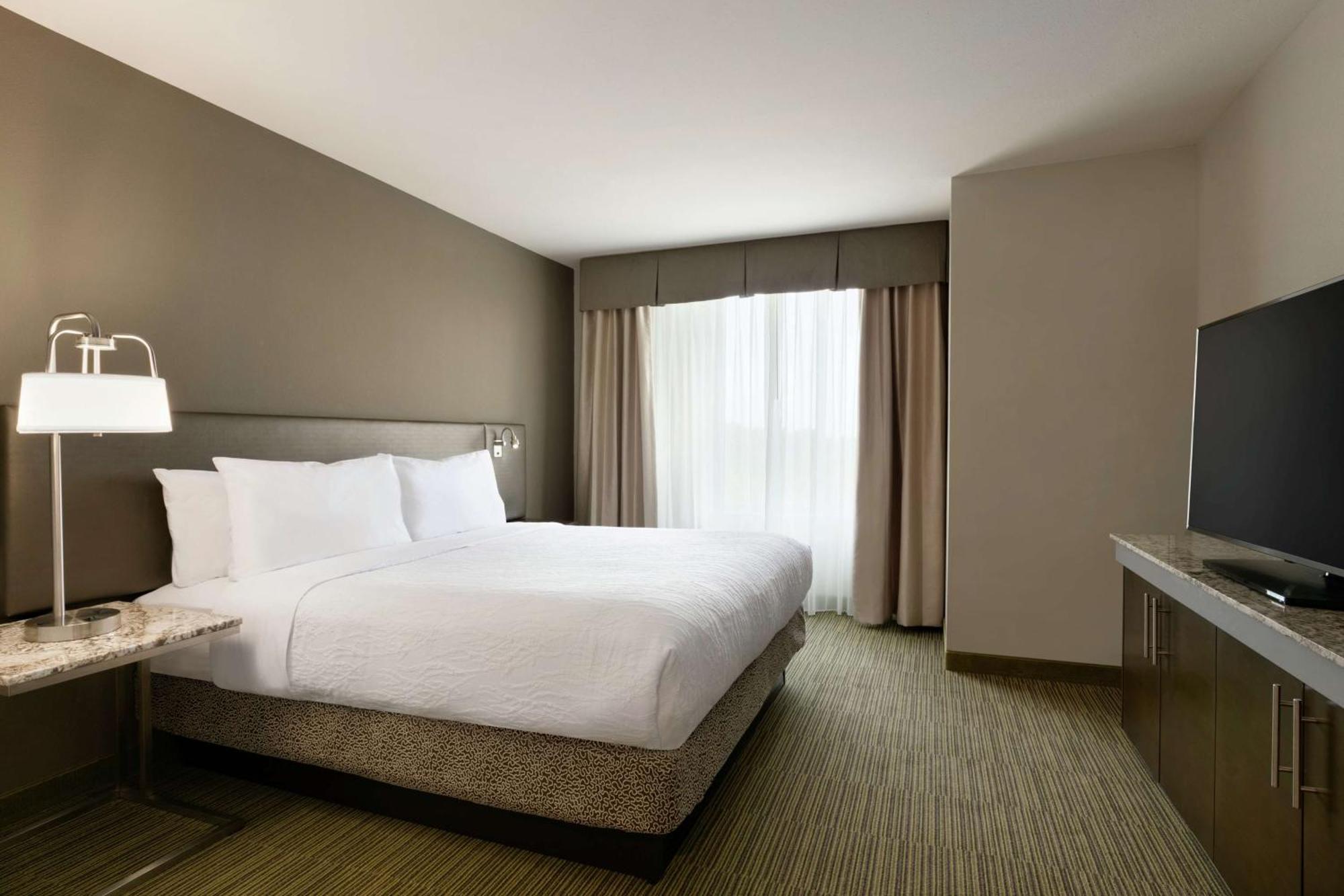 Hilton Garden Inn סטייטסוויל מראה חיצוני תמונה