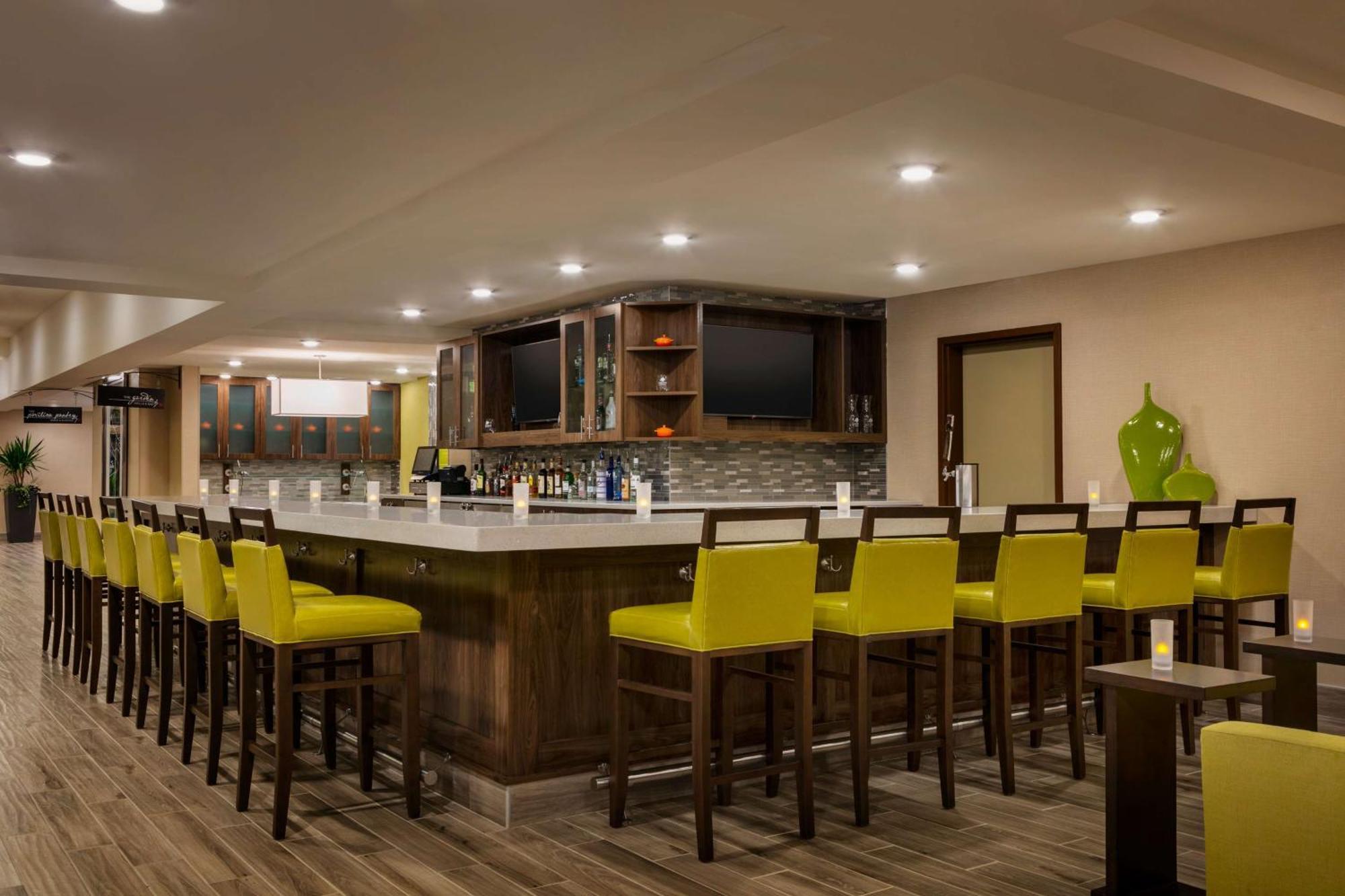 Hilton Garden Inn סטייטסוויל מראה חיצוני תמונה