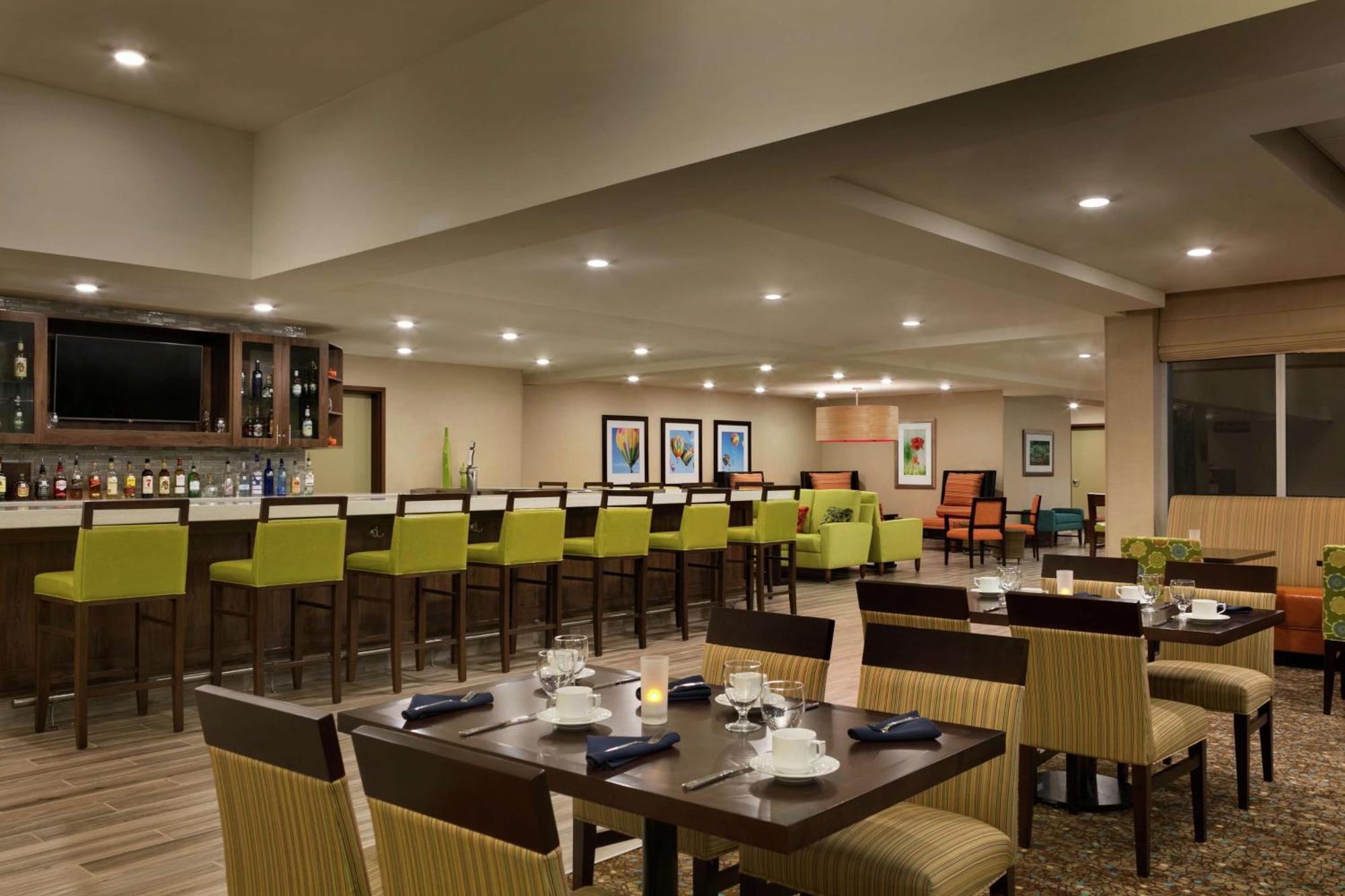 Hilton Garden Inn סטייטסוויל מראה חיצוני תמונה