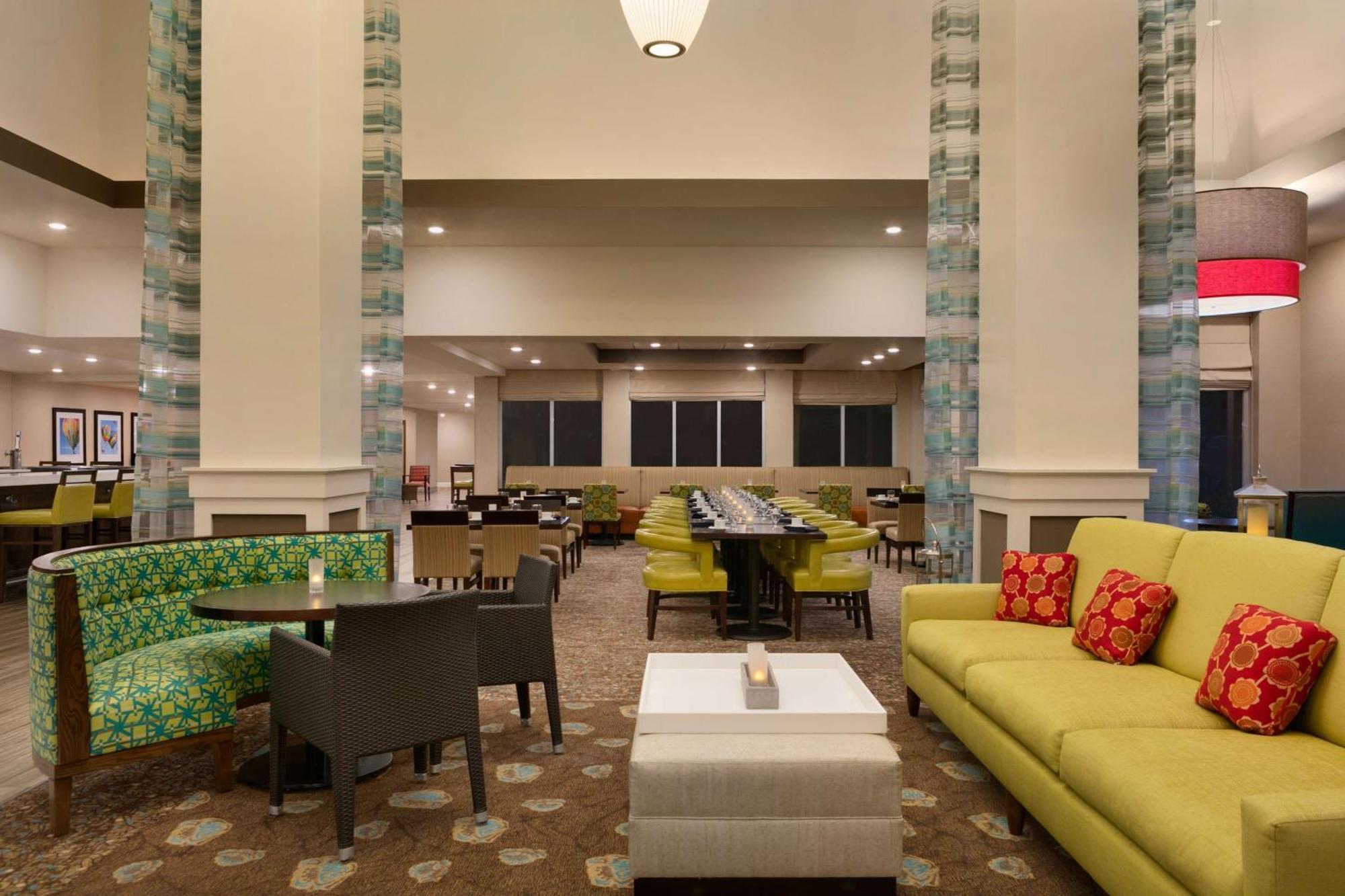 Hilton Garden Inn סטייטסוויל מראה חיצוני תמונה