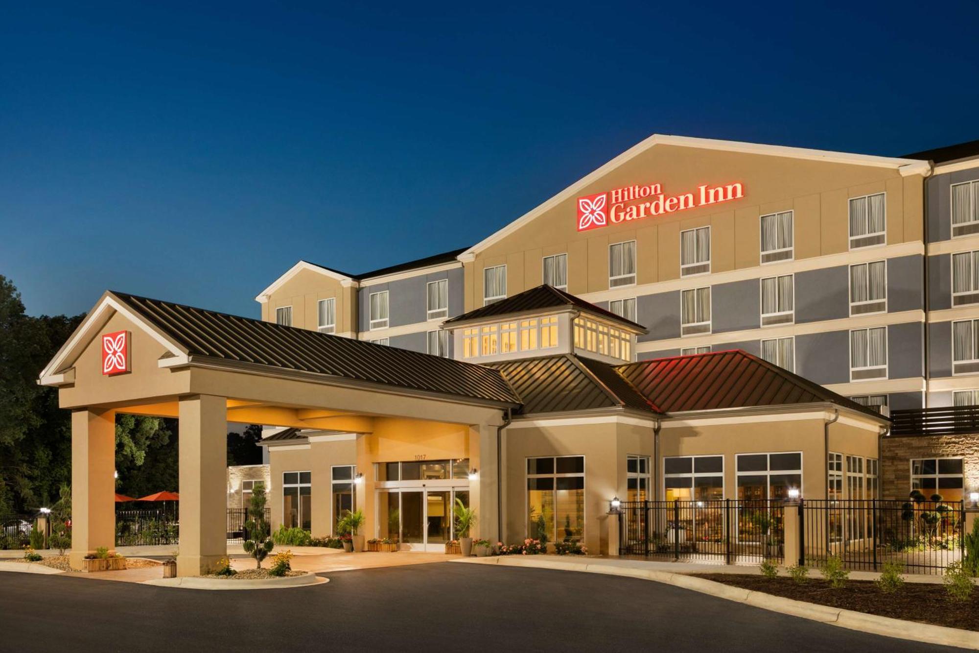 Hilton Garden Inn סטייטסוויל מראה חיצוני תמונה