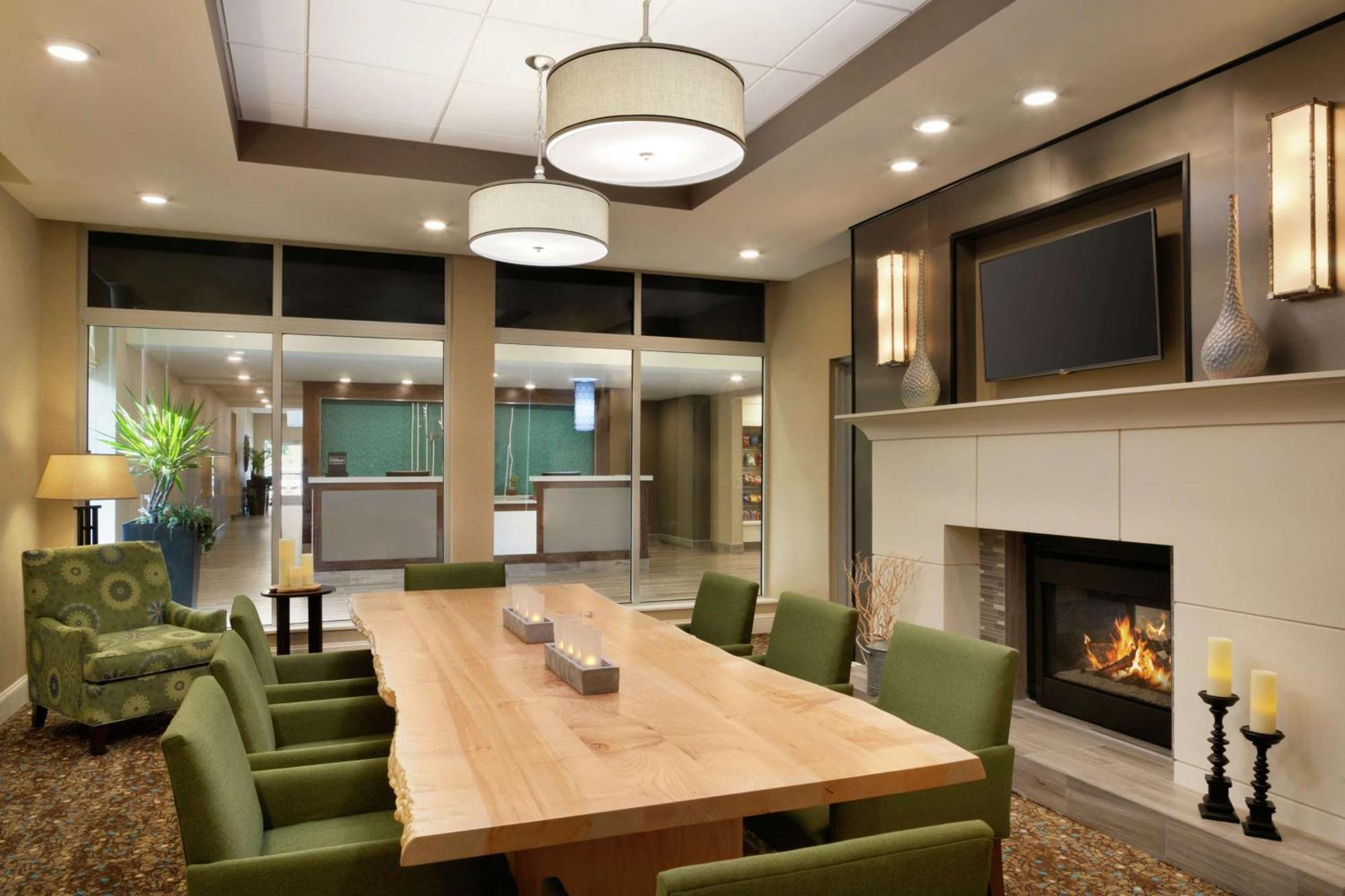 Hilton Garden Inn סטייטסוויל מראה חיצוני תמונה